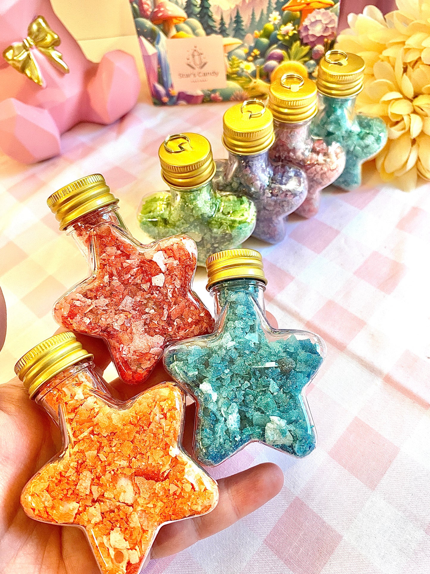 Fun Oreo Cookie themed kohakutou candy mix and match flavors your own way add sour candy gems to them for extra ASMR crunchiness!