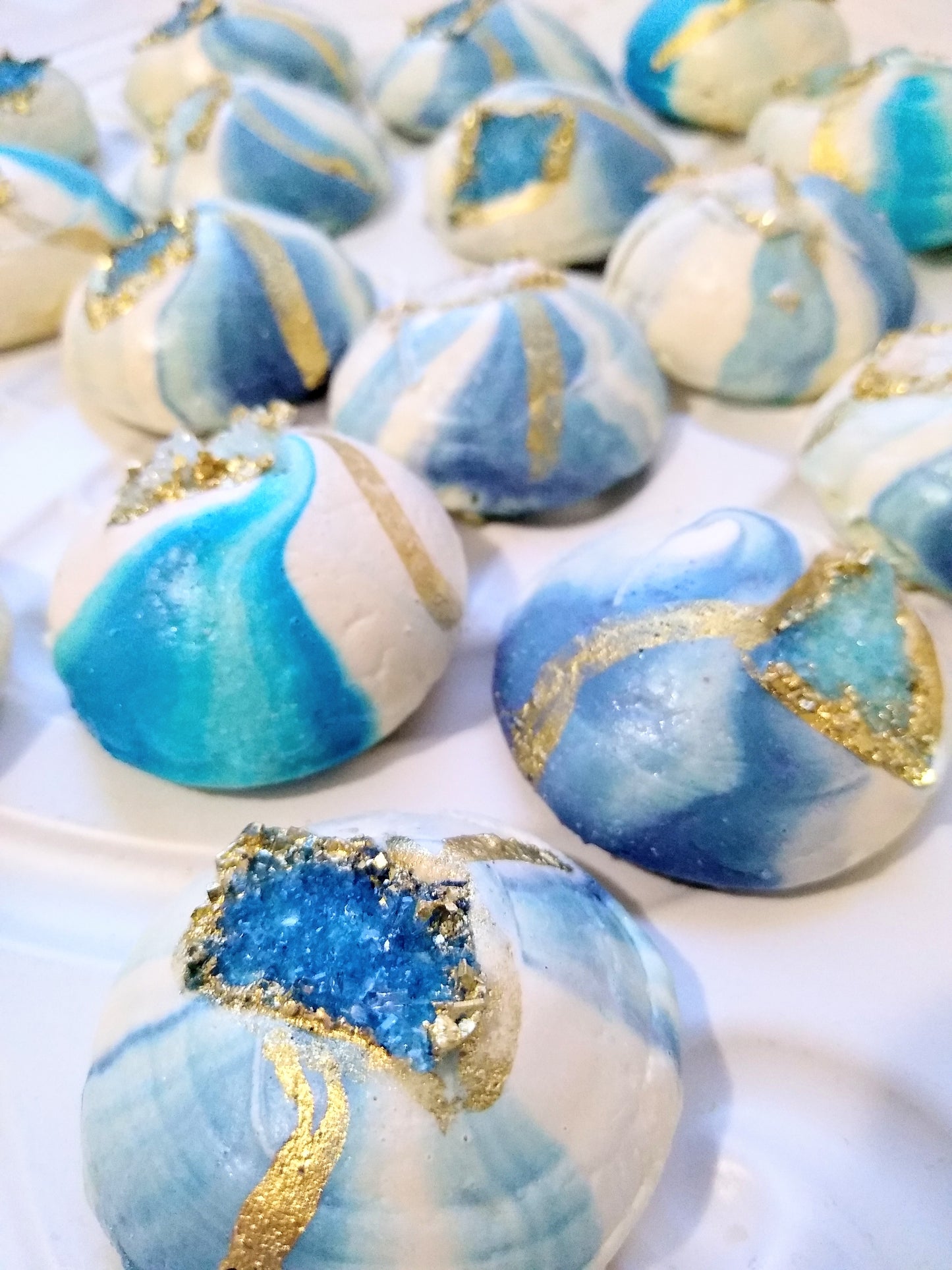 25 Geode Meringues