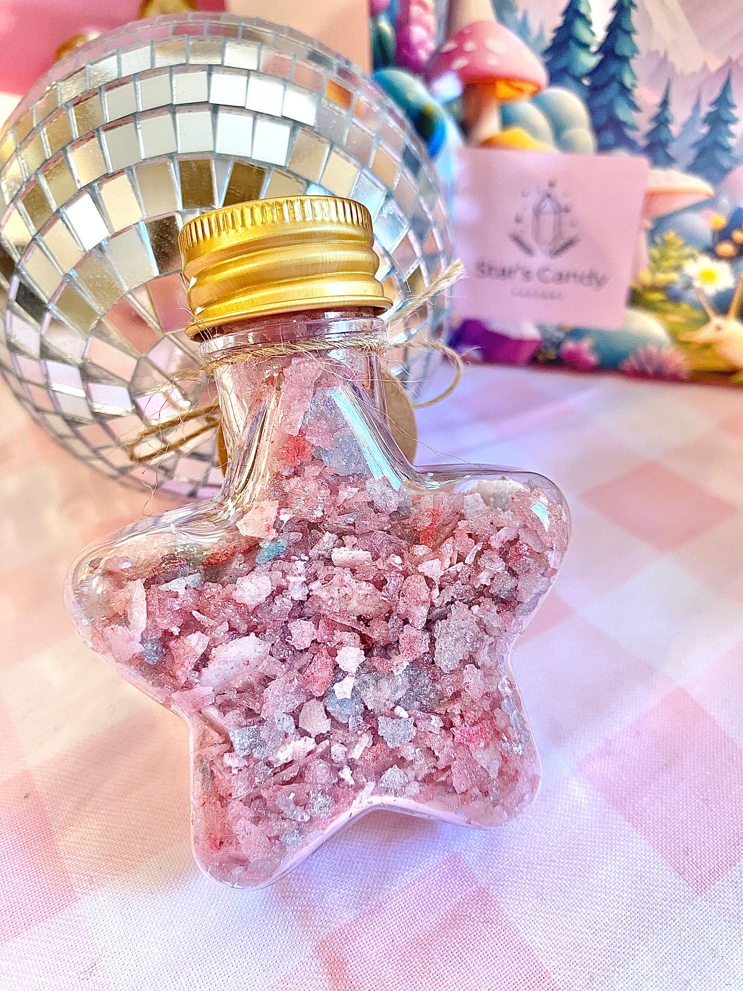 Fun Oreo Cookie themed kohakutou candy mix and match flavors your own way add sour candy gems to them for extra ASMR crunchiness!