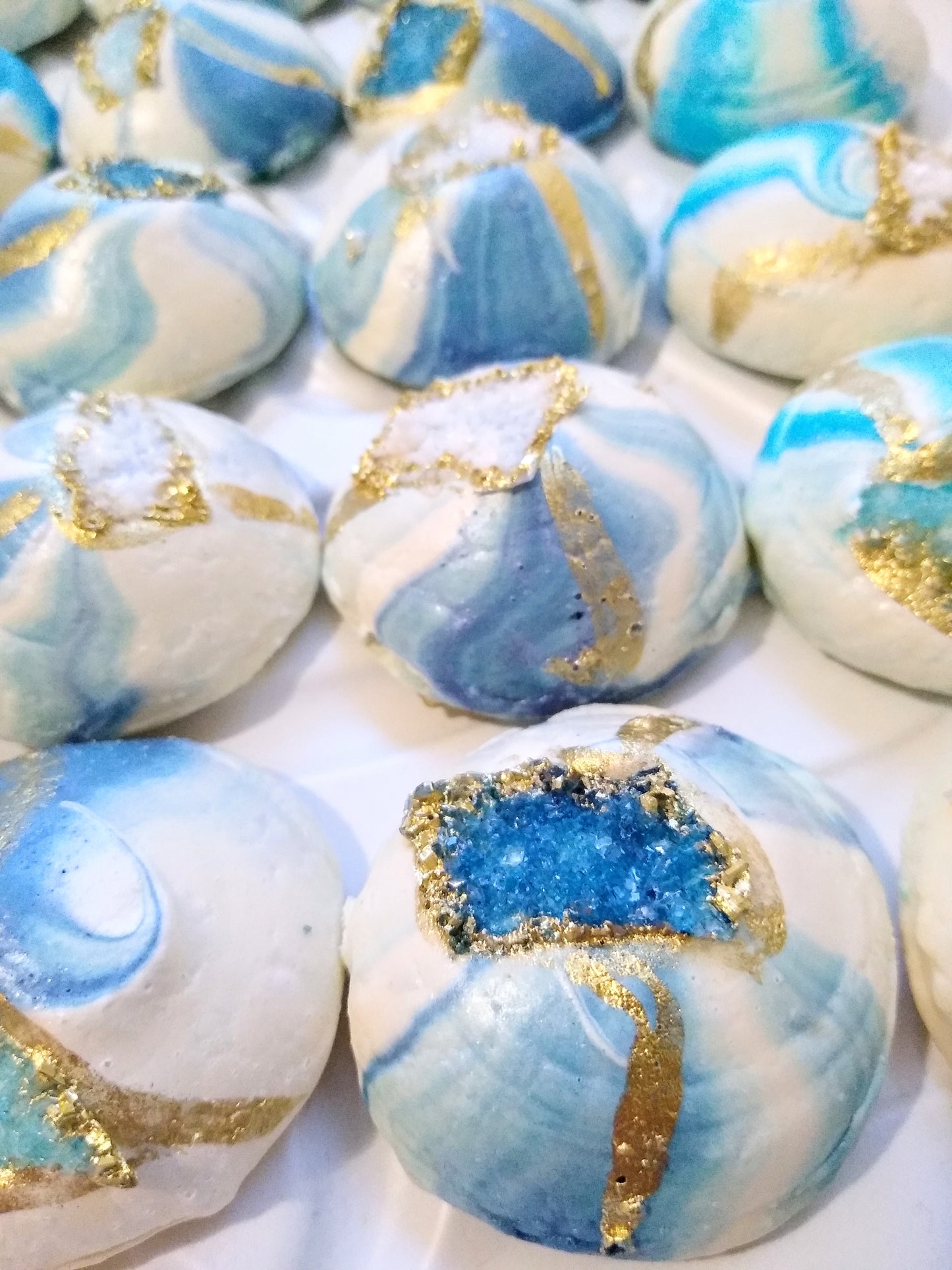 25 Geode Meringues