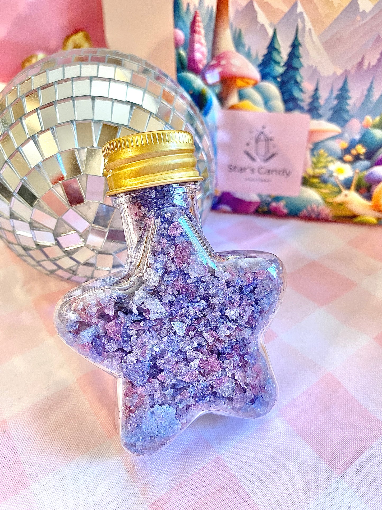 Fun Oreo Cookie themed kohakutou candy mix and match flavors your own way add sour candy gems to them for extra ASMR crunchiness!
