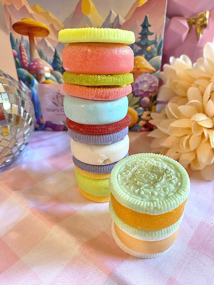 Fun Oreo Cookie themed kohakutou candy mix and match flavors your own way add sour candy gems to them for extra ASMR crunchiness!
