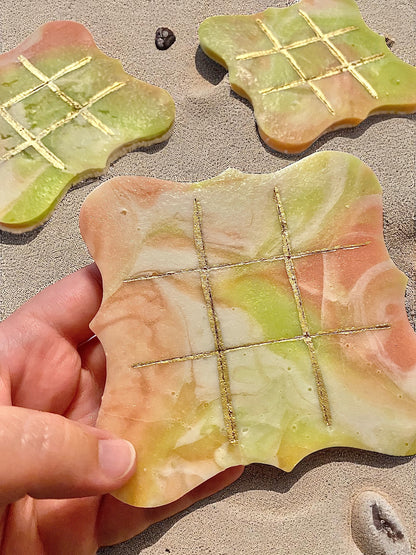 Edible Tic Tac Toe Game – Crystal Candy Board with Chocolate Banana or Guava Lime Kohakuto Pieces – Fun Playable Candy Gift