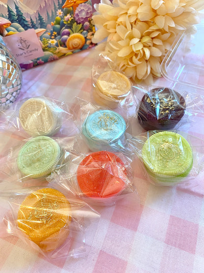 Fun Oreo Cookie themed kohakutou candy mix and match flavors your own way add sour candy gems to them for extra ASMR crunchiness!