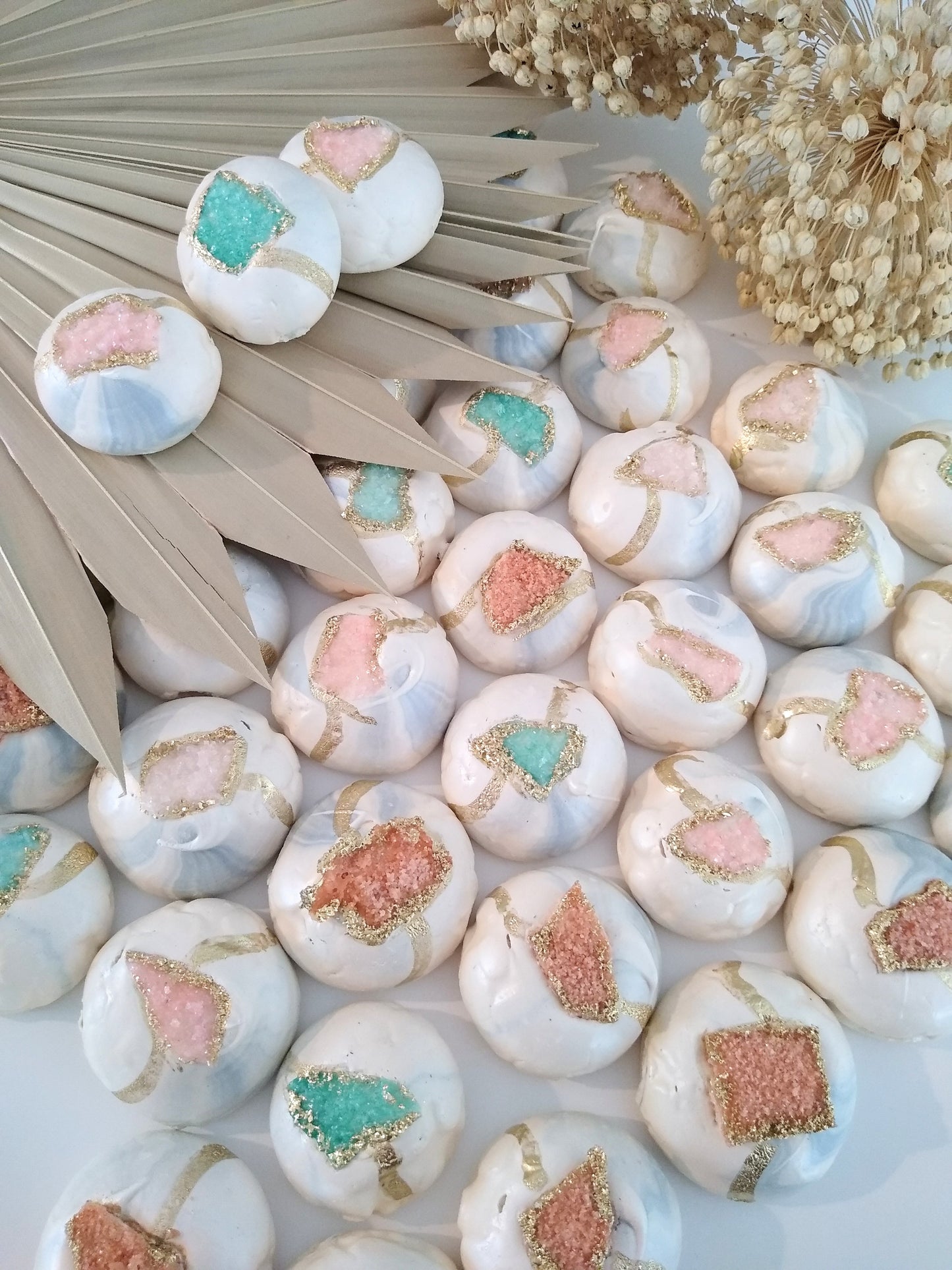 25 Geode Meringues