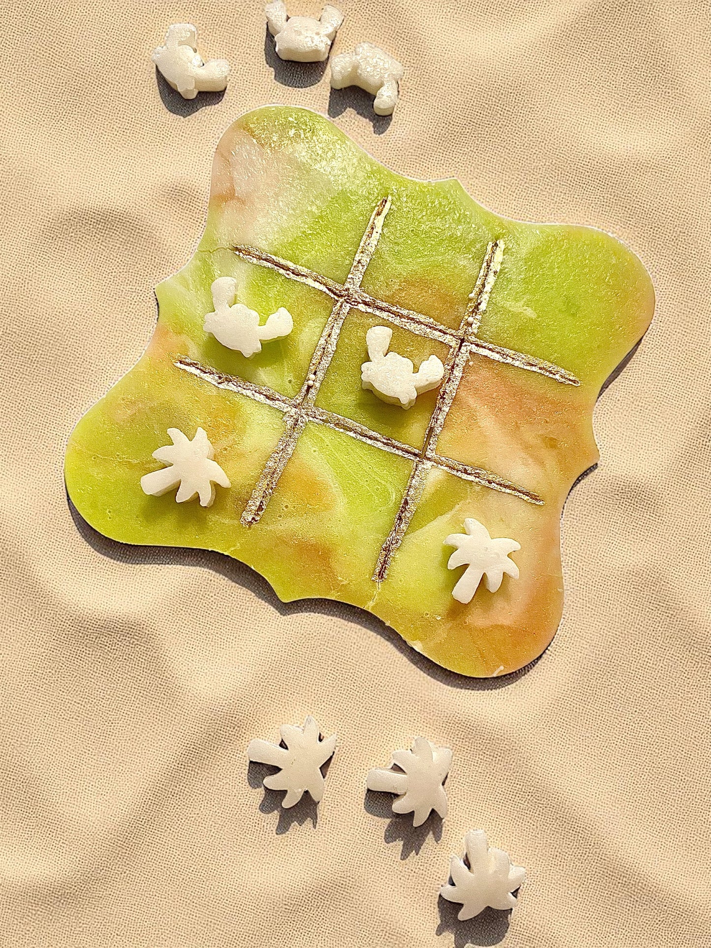 Edible Tic Tac Toe Game – Crystal Candy Board with Chocolate Banana or Guava Lime Kohakuto Pieces – Fun Playable Candy Gift