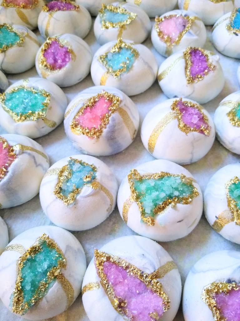 25 Geode Meringues