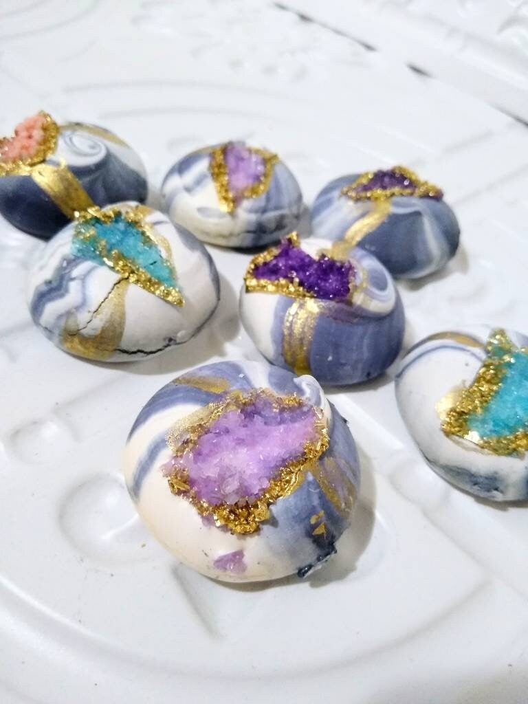 25 Geode Meringues